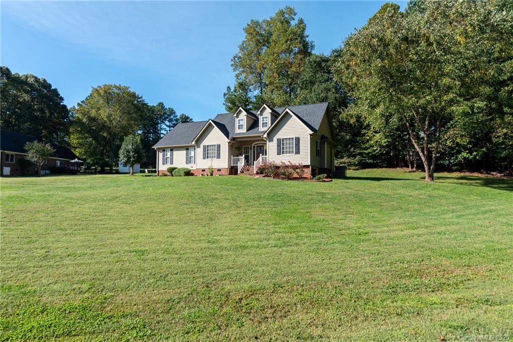 2153 Cardinal Loop Stanley, NC 28164 - Photo 3 of 35 Gallery Image 3