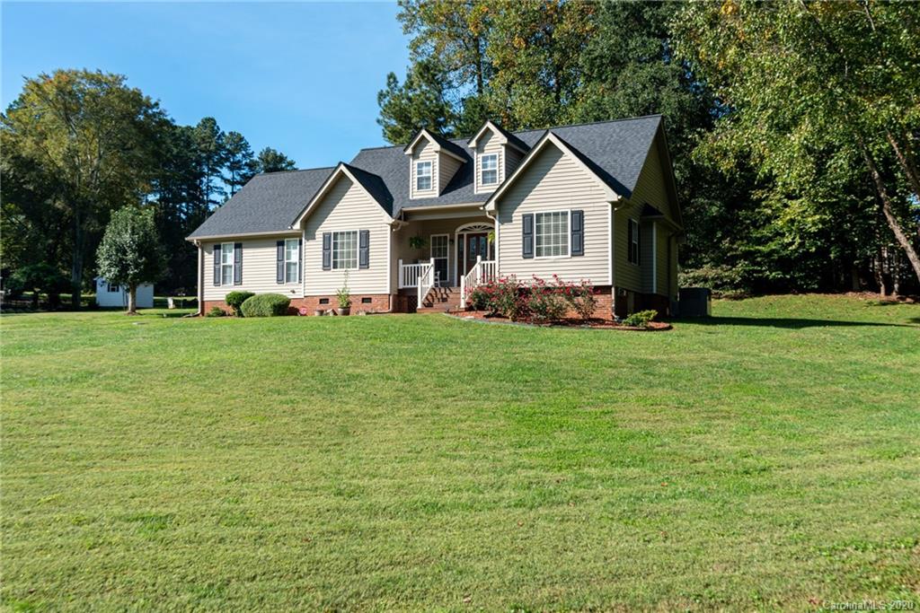 2153 Cardinal Loop Stanley, NC 28164 - Photo 4 of 35 Gallery Image 4