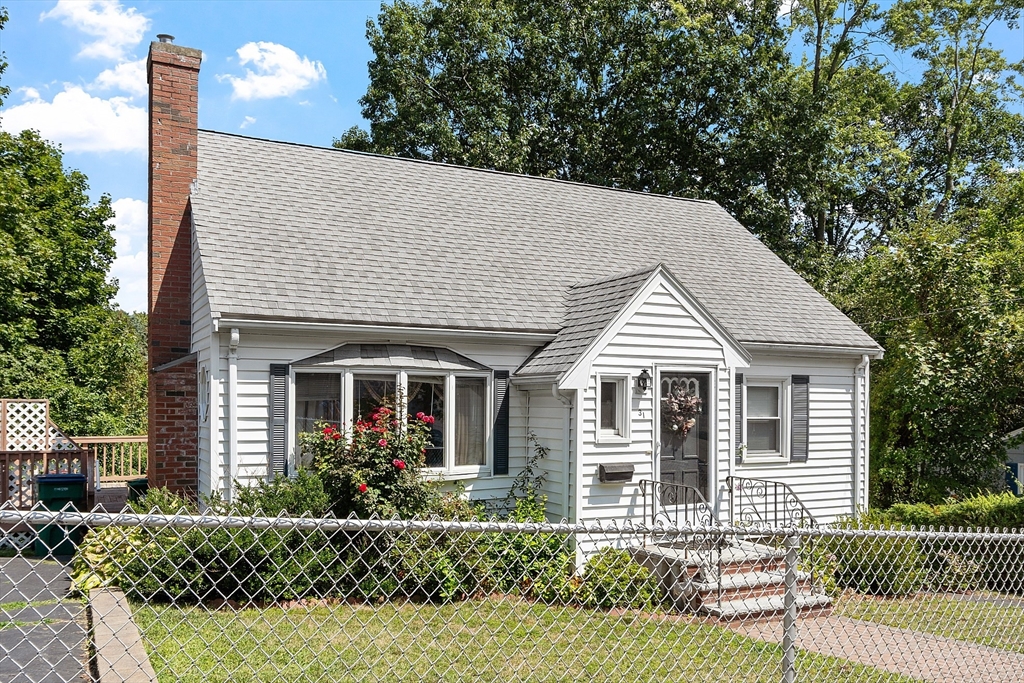 31 Spring View Drive Lynn, MA 01904 - Photo 5 of 38 Gallery Image 5
