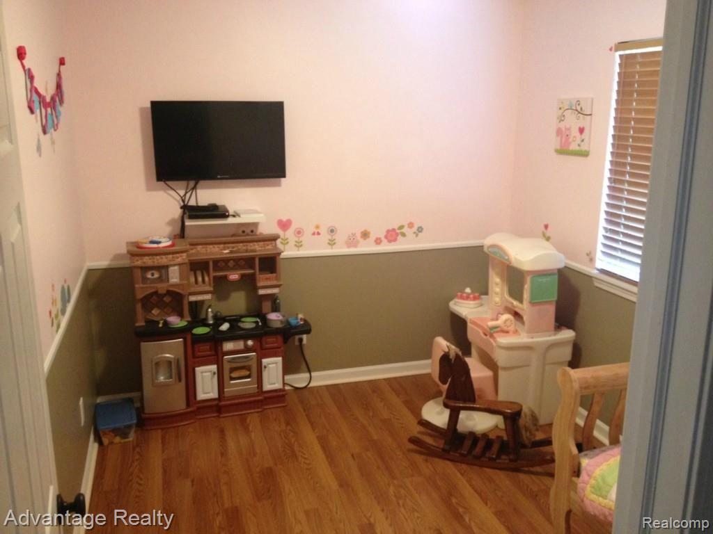 25865 South River Road Harrison Township, MI 48045 - Photo 16 of 21 image_5.jpg