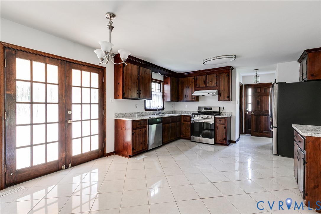 9621 Peppertree Drive Henrico, VA 23238 - Photo 3 of 31