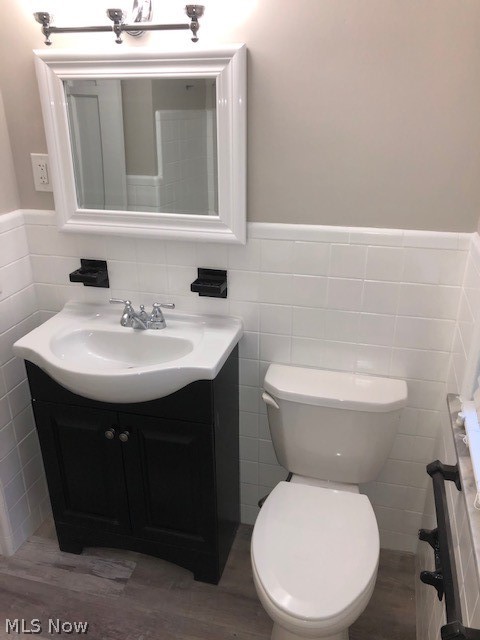 4546 Telhurst Road Cleveland, OH 44121 - Photo 15 of 28