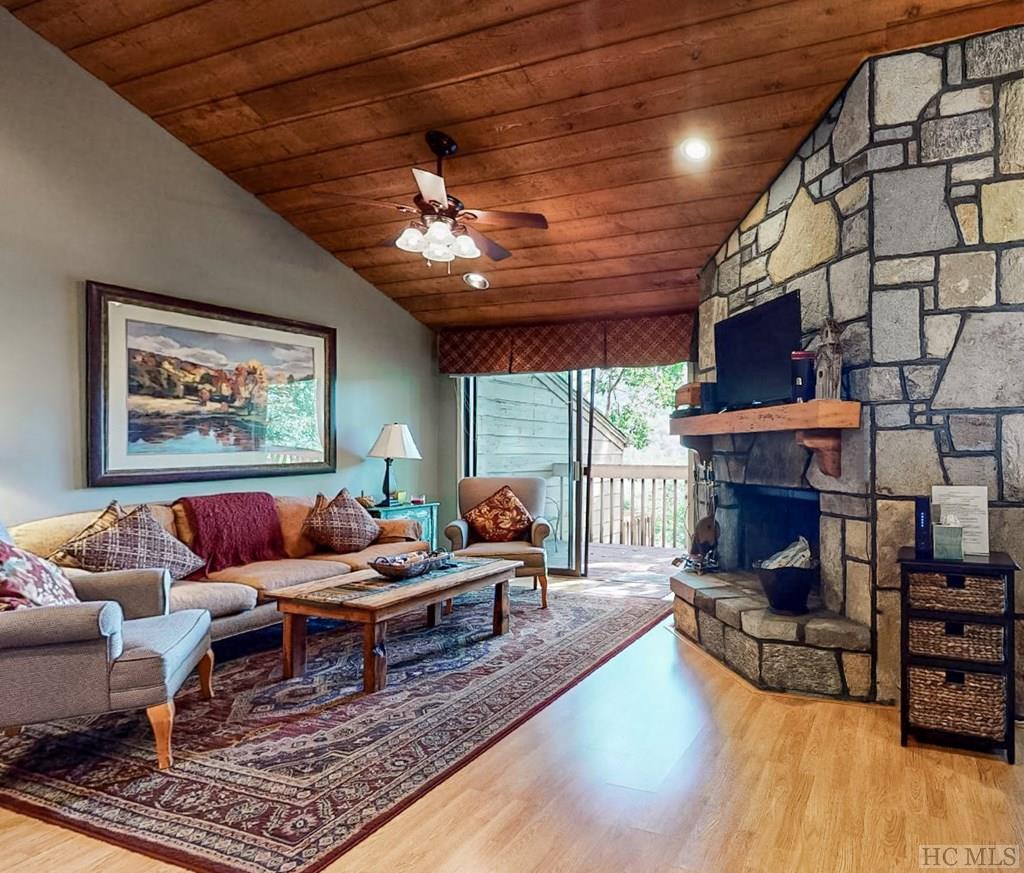 81-40 Emerald Ridge Road, Unit 40 Sapphire, NC 28774 - Photo 17 of 31 Gallery Image 17