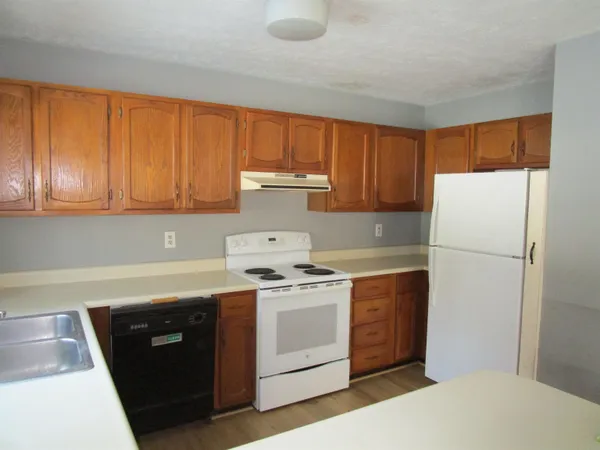 $2,000 | 24 Bobbys Lane, Unit 2, Milford, NH 03055