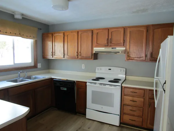 $2,000 | 24 Bobbys Lane, Unit 2, Milford, NH 03055