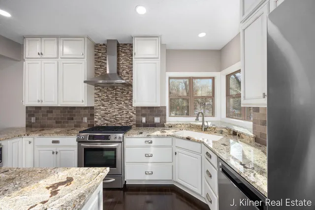 $599,900 | 4857 Division Avenue North, Comstock Park, MI 49321