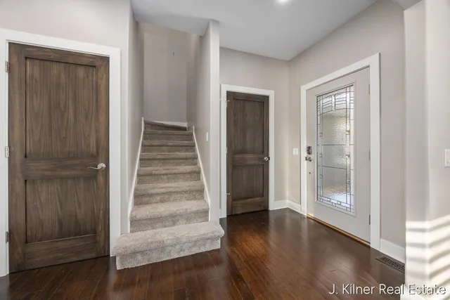 $599,900 | 4857 Division Avenue North, Comstock Park, MI 49321