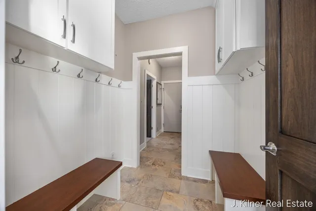 $599,900 | 4857 Division Avenue North, Comstock Park, MI 49321