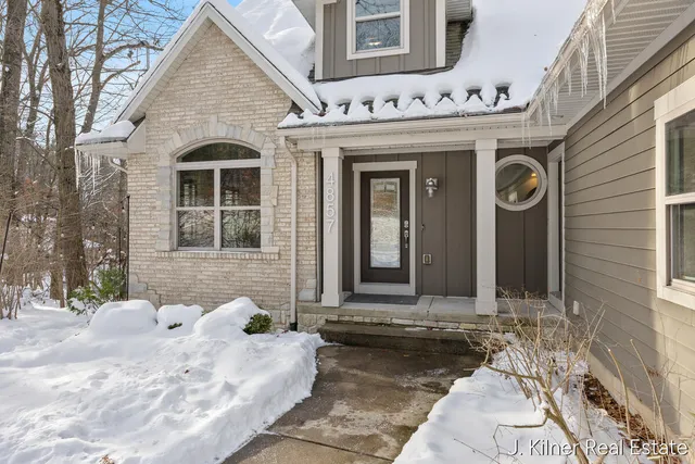 $599,900 | 4857 Division Avenue North, Comstock Park, MI 49321