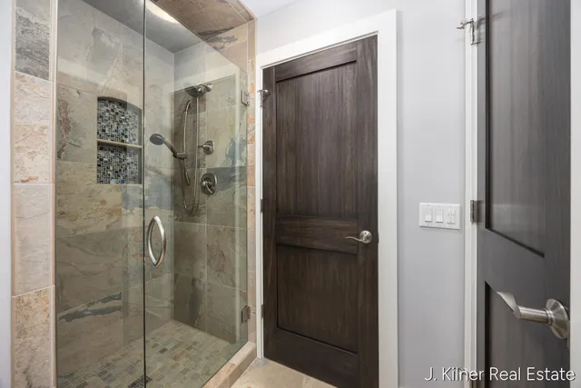 $599,900 | 4857 Division Avenue North, Comstock Park, MI 49321