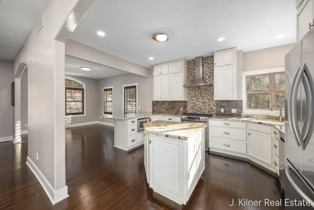 $599,900 | 4857 Division Avenue North, Comstock Park, MI 49321