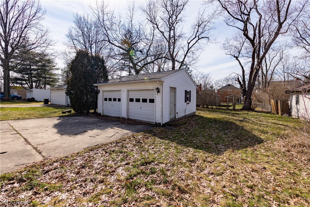 1408 Gordon Road Cleveland, OH 44124 - Photo 28 of 30