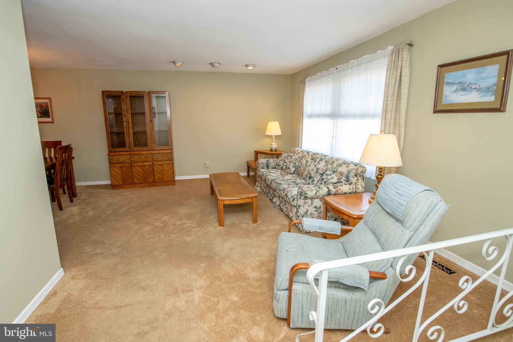 12013 Tyrone Road Philadelphia, PA 19154 - Photo 14 of 26 Living Rm
