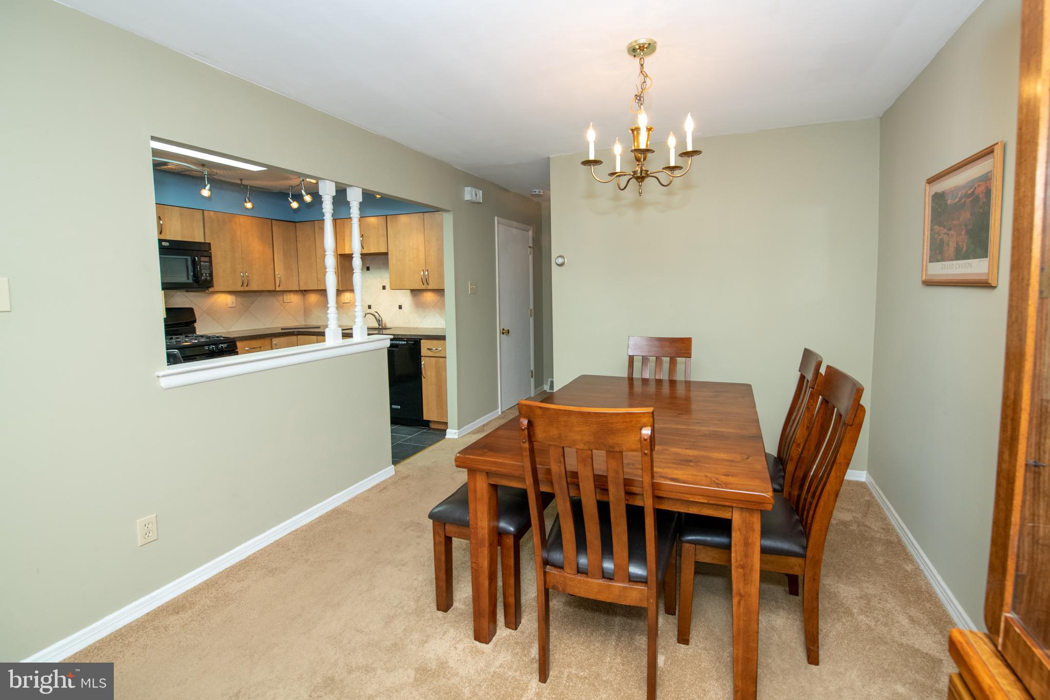 12013 Tyrone Road Philadelphia, PA 19154 - Photo 17 of 26 Dining Area
