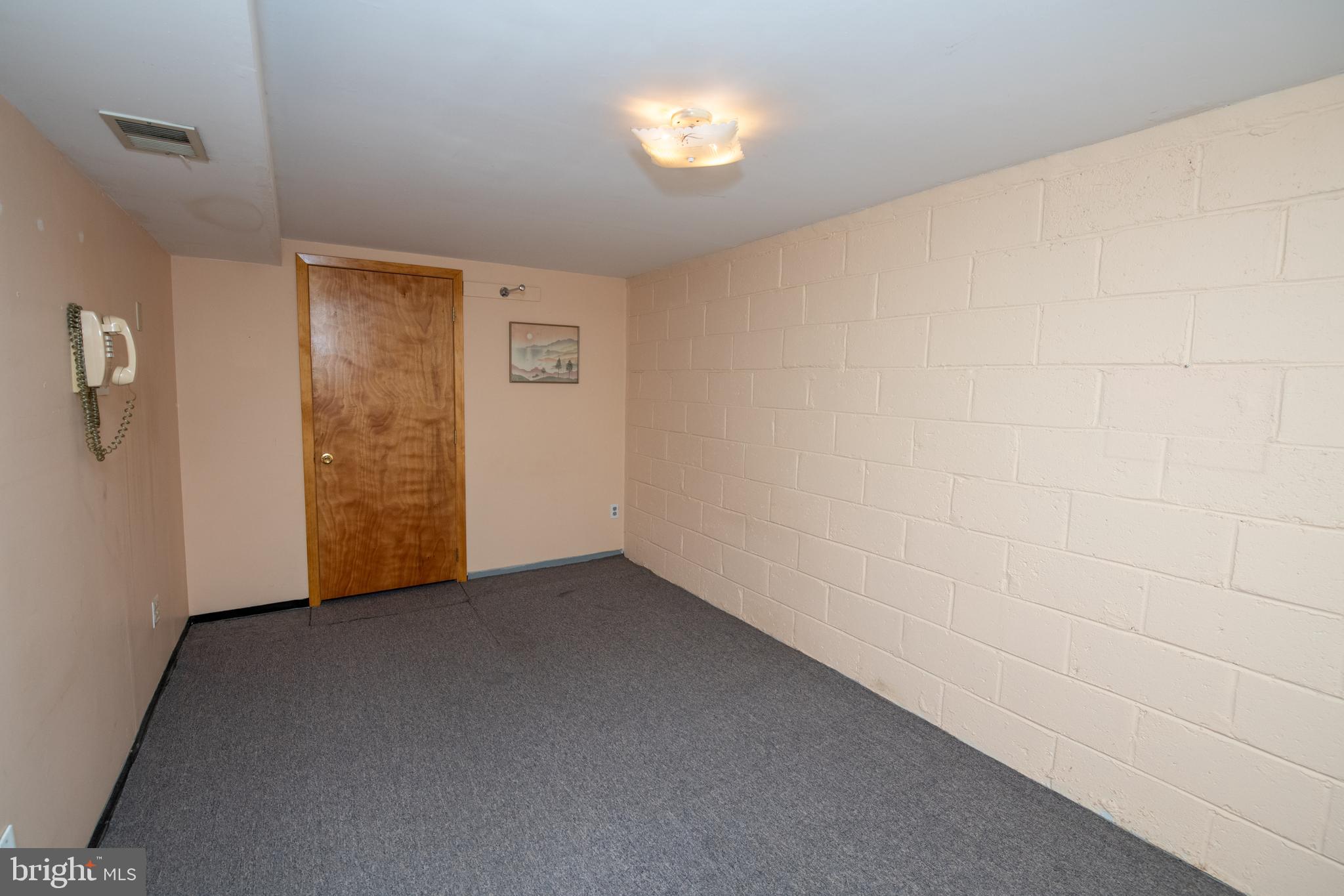 12013 Tyrone Road Philadelphia, PA 19154 - Photo 23 of 26 Lower Level Office/Den/Other