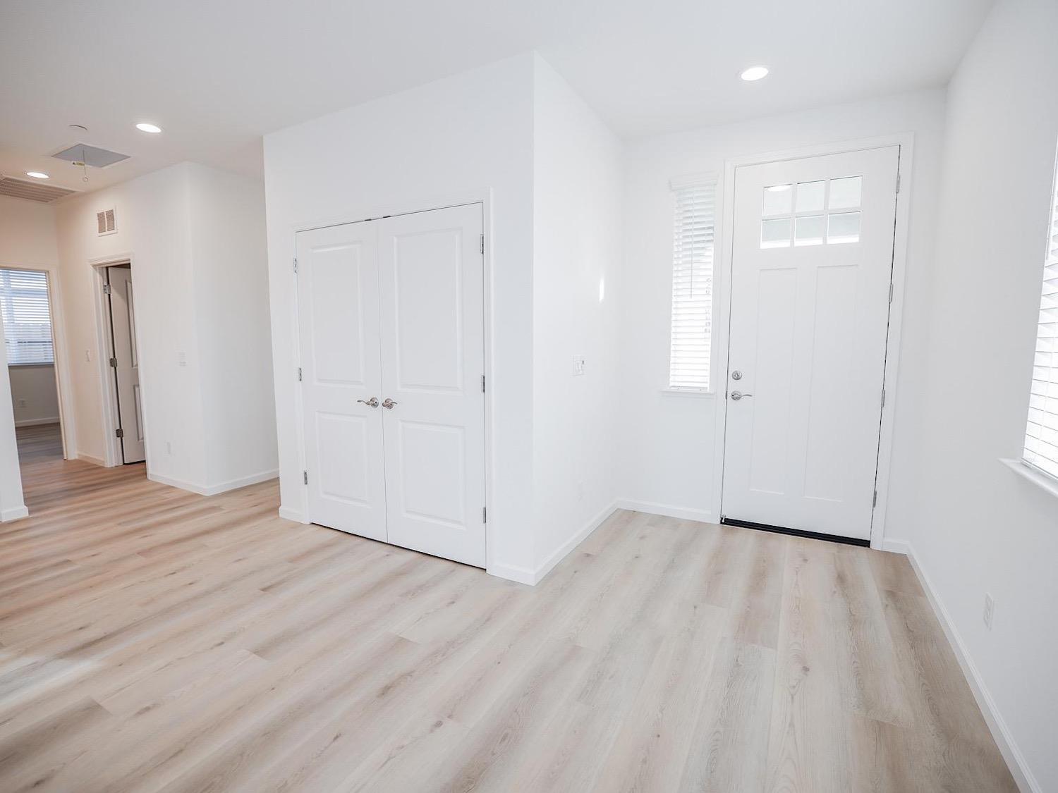 521 Fox Hunt Way Rio Linda, CA 95673 - Photo 6 of 78