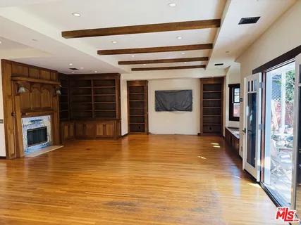 a view of a livingroom with a fireplace