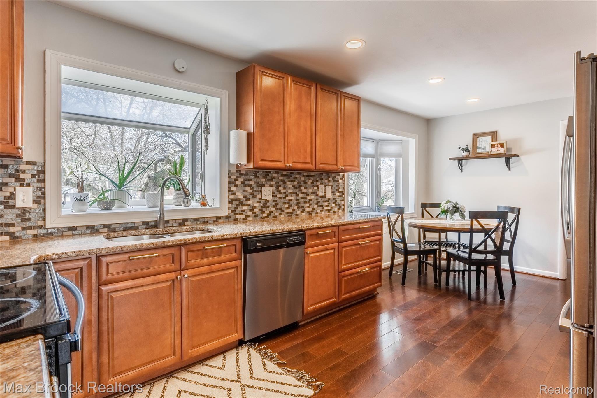 7038 Springridge Road West Bloomfield, MI 48322 - Photo 12 of 24 8.jpg