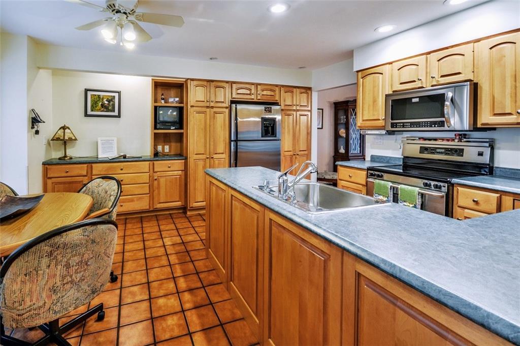 118 Buckhill Road Pittsburgh, PA 15237 - Photo 2 of 20 Gallery Image 2