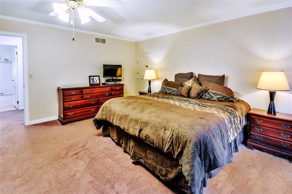 118 Buckhill Road Pittsburgh, PA 15237 - Photo 12 of 20 Gallery Image 12