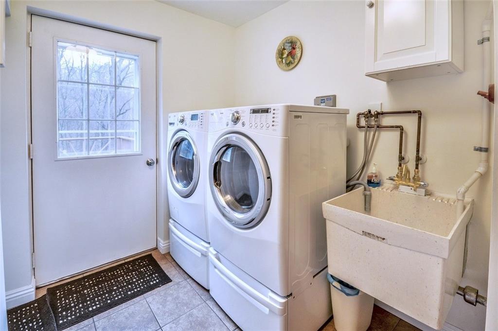 118 Buckhill Road Pittsburgh, PA 15237 - Photo 8 of 20 Gallery Image 8