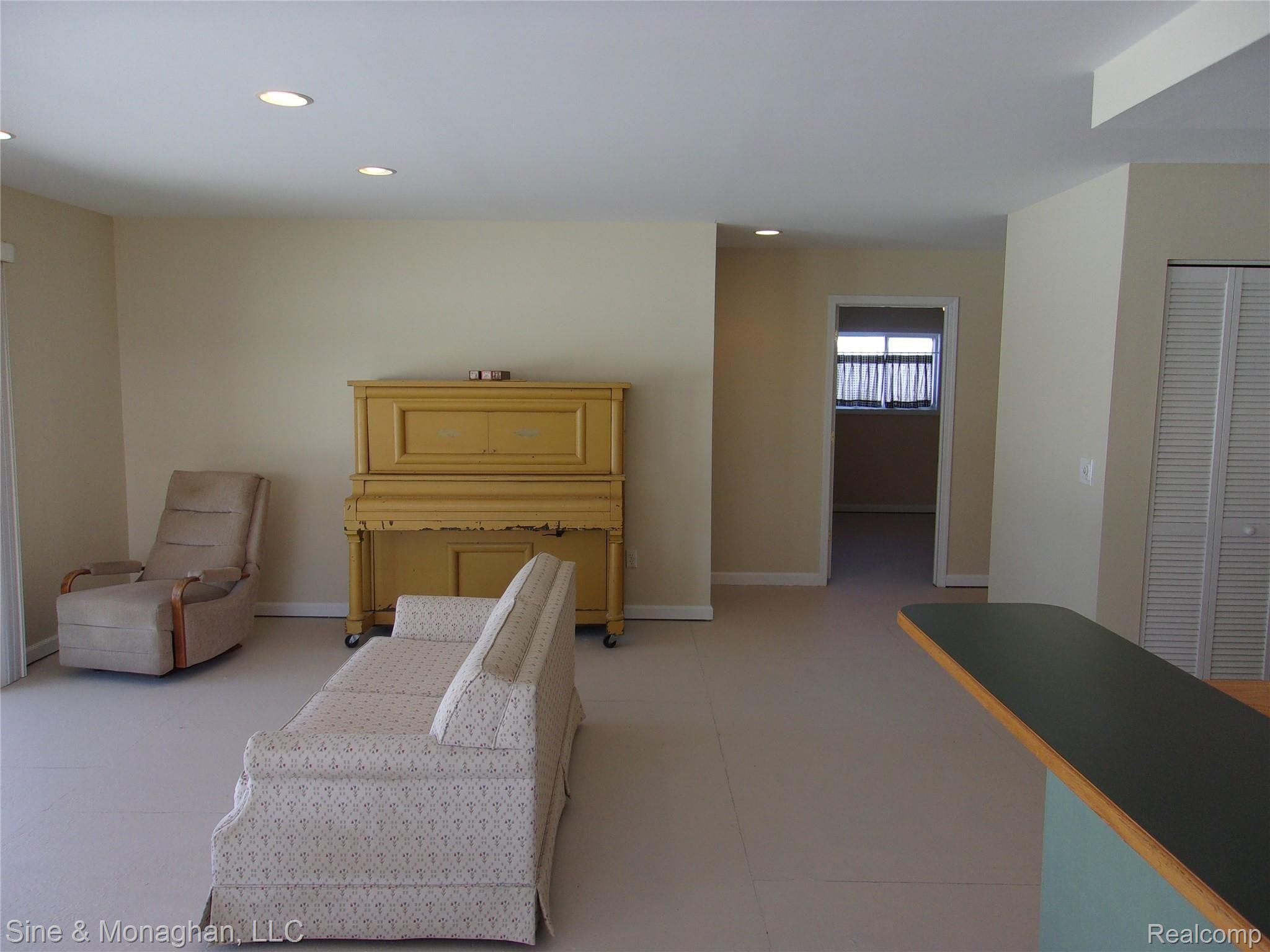 7352 Bealane Road Algonac, MI 48001 - Photo 12 of 42 100_0751.JPG
