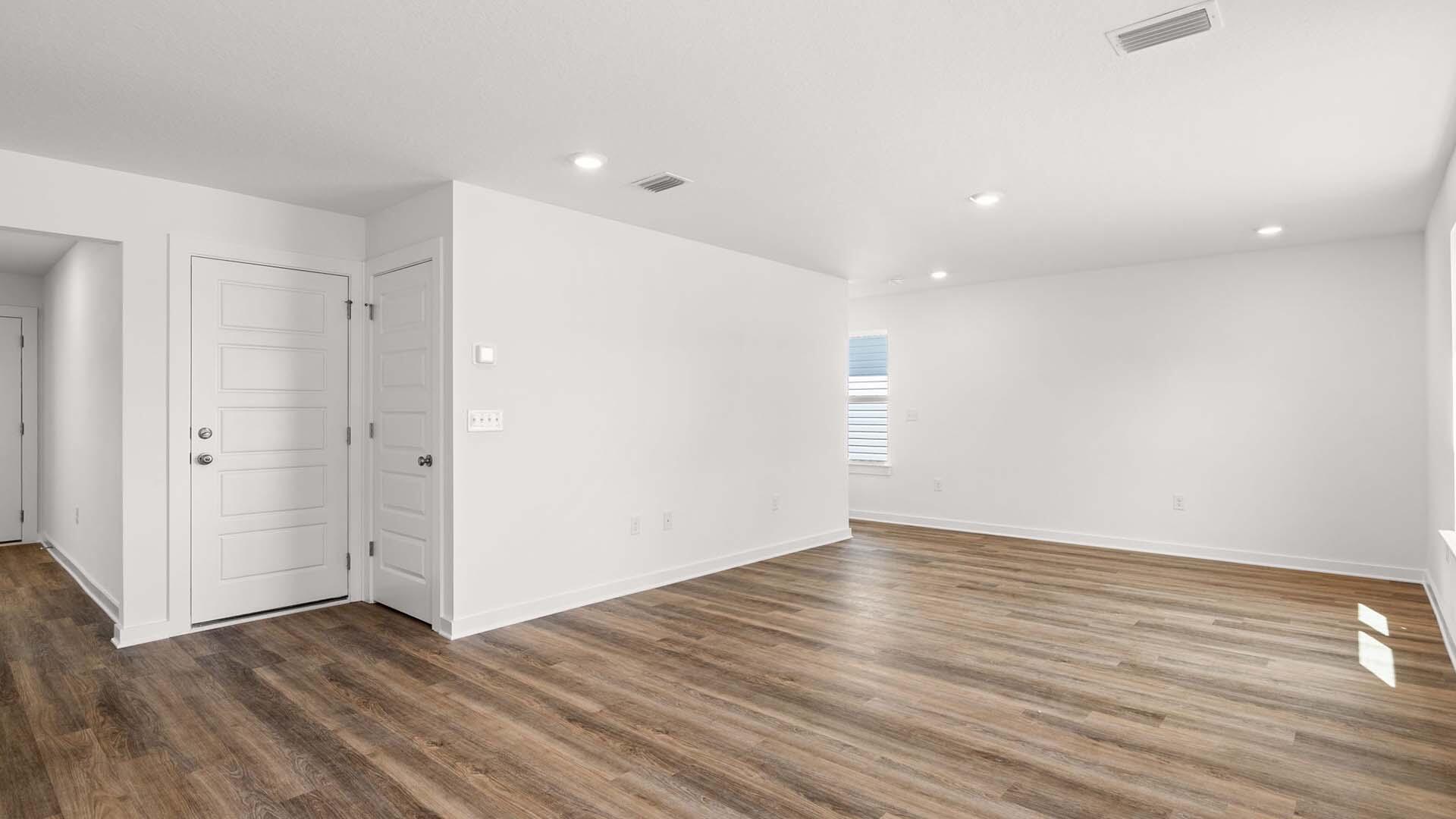 165 Dockside Road Freeport, FL 32439 - Photo 6 of 31 _0023_7-web-or-mls-165 Dockside Rd -005