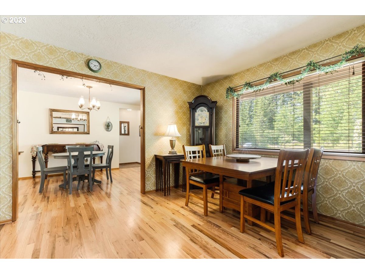 39420 Southeast Allgeier Road Sandy, OR 97055 - Photo 14 of 40 Family Room