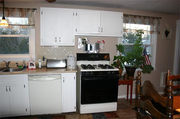 115 Corey Road Springfield, MA 01128 - Photo 2 of 27