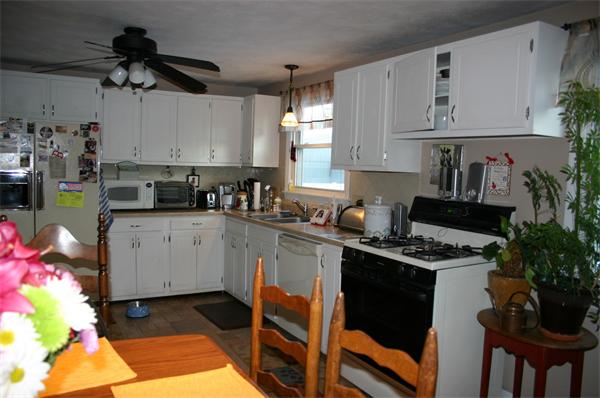 115 Corey Road Springfield, MA 01128 - Photo 5 of 27