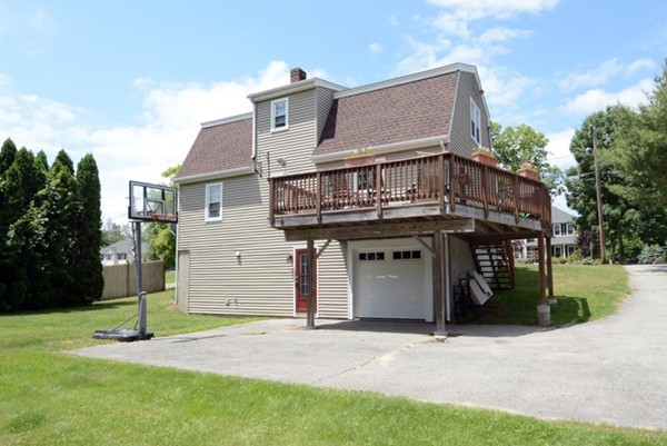 9 Wallace Road Sturbridge, MA 01566 - Photo 14 of 16