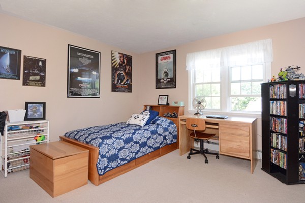 9 Wallace Road Sturbridge, MA 01566 - Photo 9 of 16