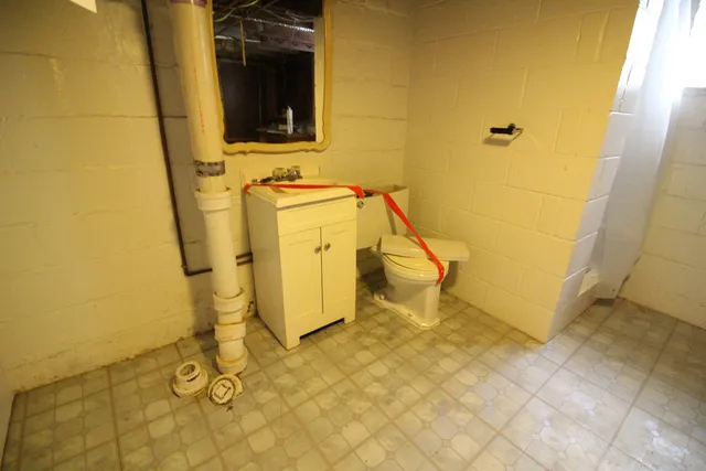 $175,000 | 1028 Mollno Street, Wyandotte, MI 48192