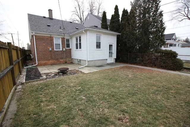 $175,000 | 1028 Mollno Street, Wyandotte, MI 48192