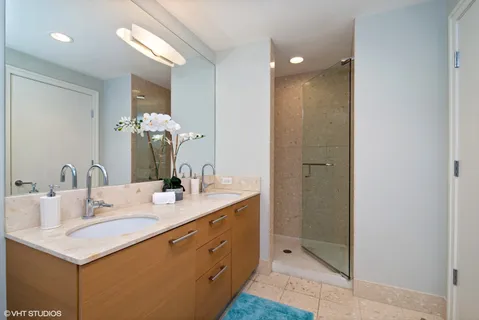 $1,295,000 | 340 East Randolph Street, Unit 3403, Chicago, IL 60601