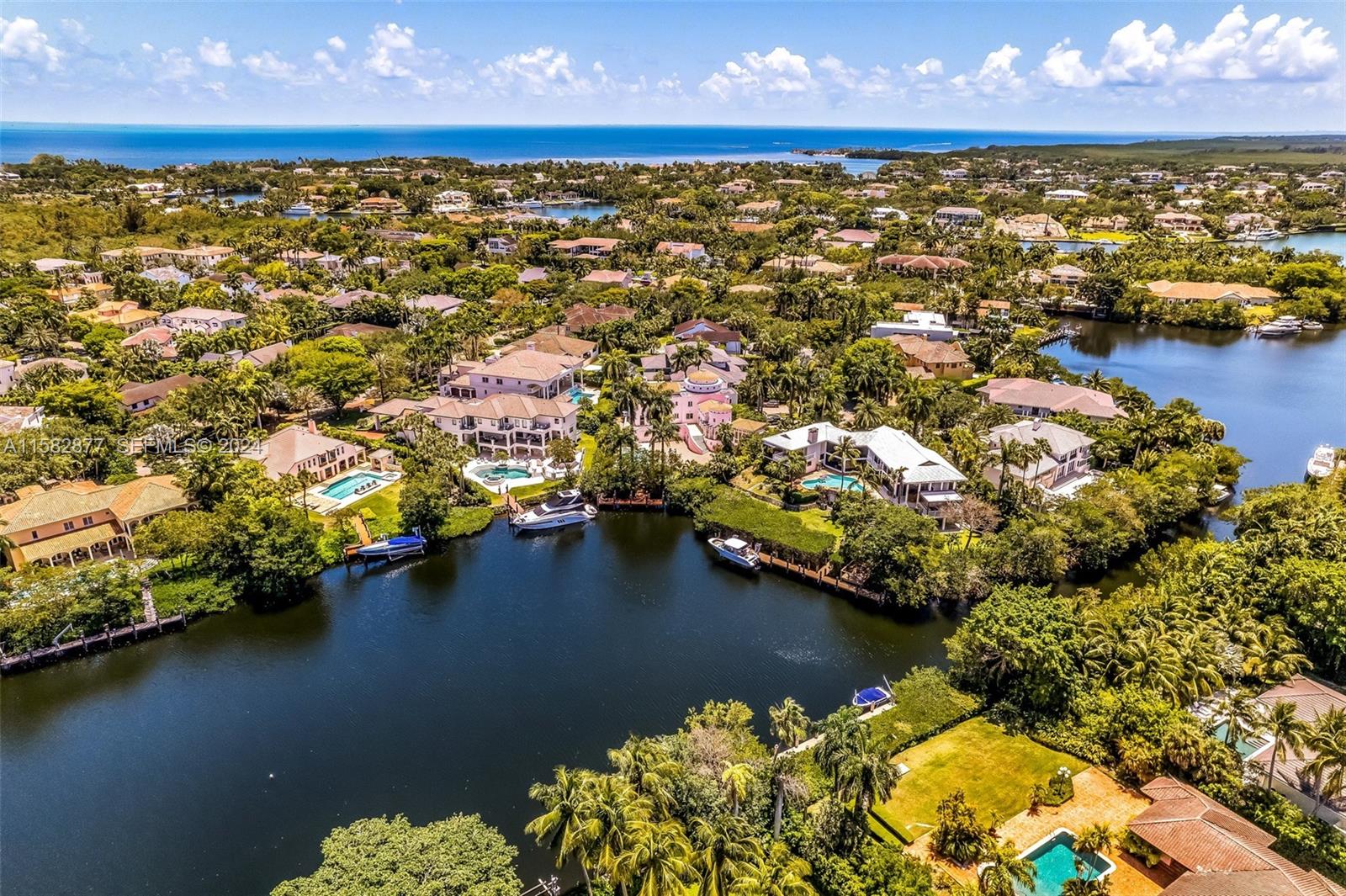 431 Costanera Road Coral Gables, FL 33143 - Photo 3 of 33