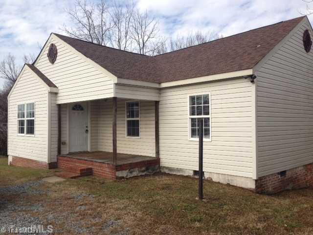 2810 West English Road High Point, NC 27262 - Photo 1 of 4 Exterior Front.