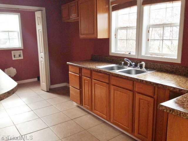 2810 West English Road High Point, NC 27262 - Photo 4 of 4 Kitchen.