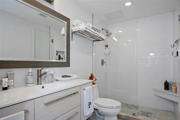 $4,500 | 1 Century Lane, Unit 303, Miami Beach, FL 33139