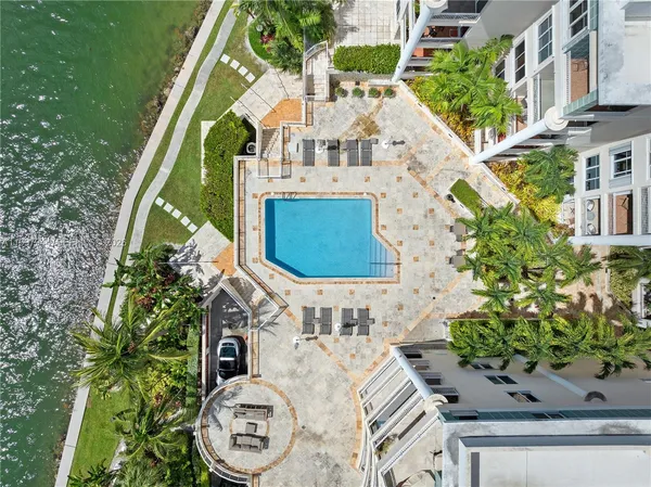 $4,500 | 1 Century Lane, Unit 303, Miami Beach, FL 33139
