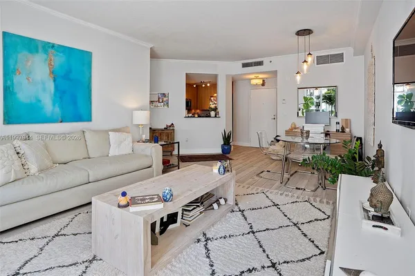 $4,500 | 1 Century Lane, Unit 303, Miami Beach, FL 33139