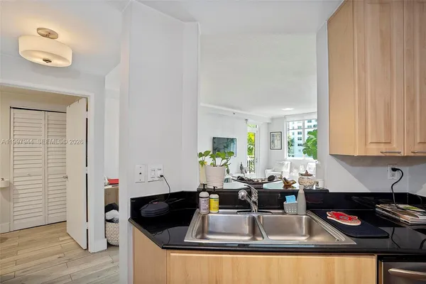 $4,500 | 1 Century Lane, Unit 303, Miami Beach, FL 33139