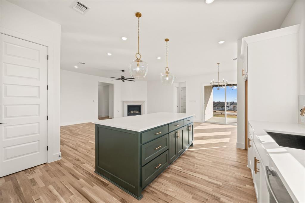 412 Caprock Lane Azle, TX 76020 - Photo 15 of 40