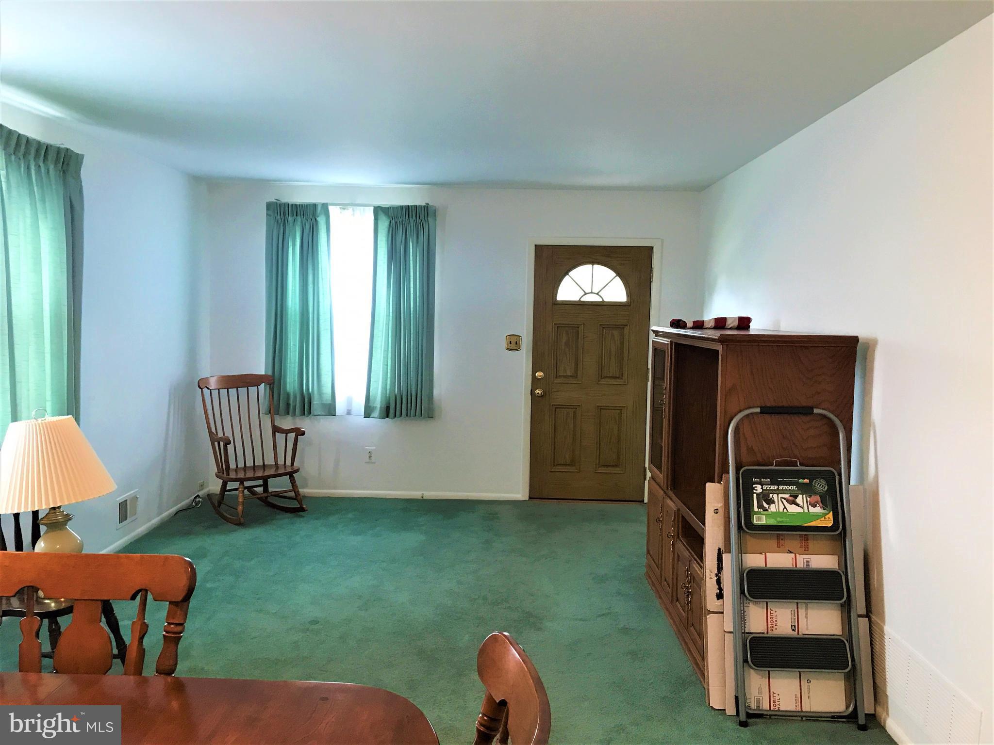 408 St Patrick Road Baltimore, MD 21206 - Photo 5 of 29 Living Room