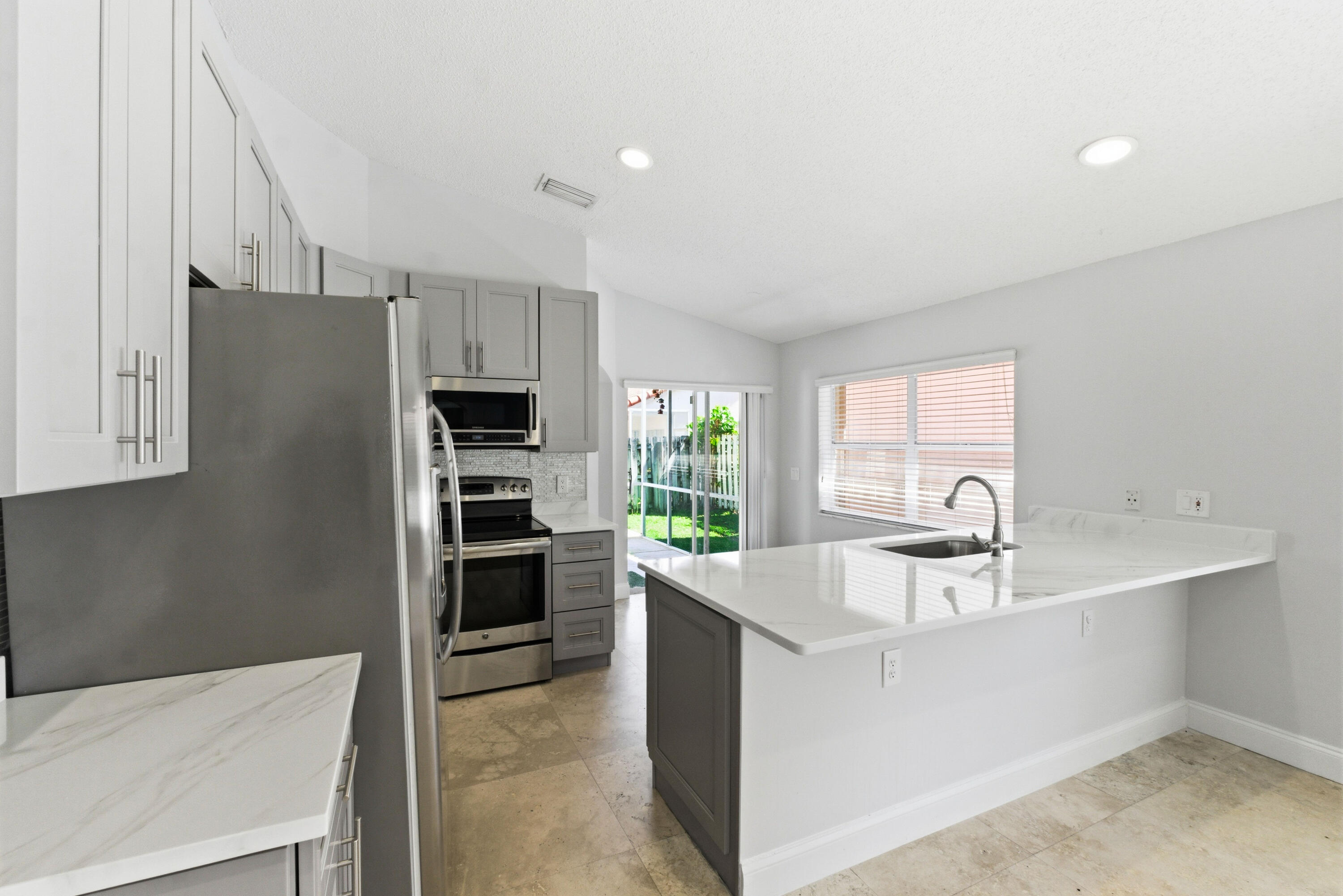 10781 Cypress Lake Terrace Boca Raton, FL 33498 - Photo 8 of 27 10781 Cypress Lake Terrace_008