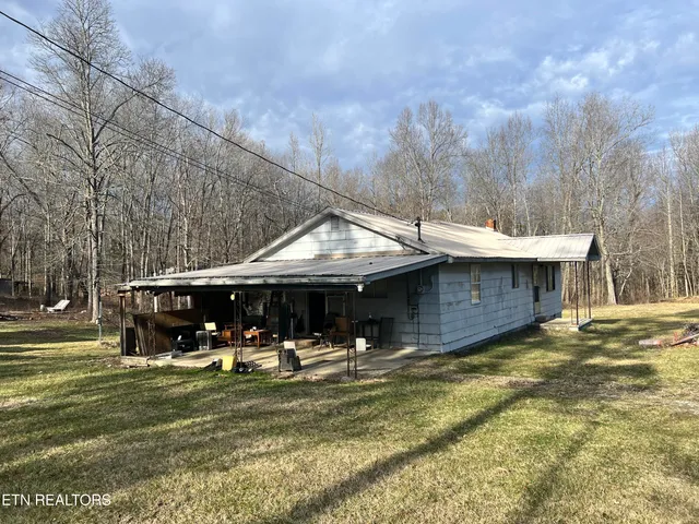 $100,000 | 109 East Concord Lane, Robbins, TN 37852