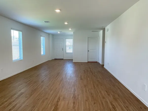 $1,900 | 24139 Wandering Brk Drive, Hockley, TX 77447