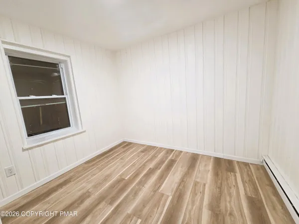 a view of empty room with window
