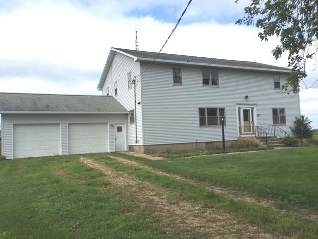 3777 East 1750th Road Ottawa, IL 61350 - Photo 2 of 18