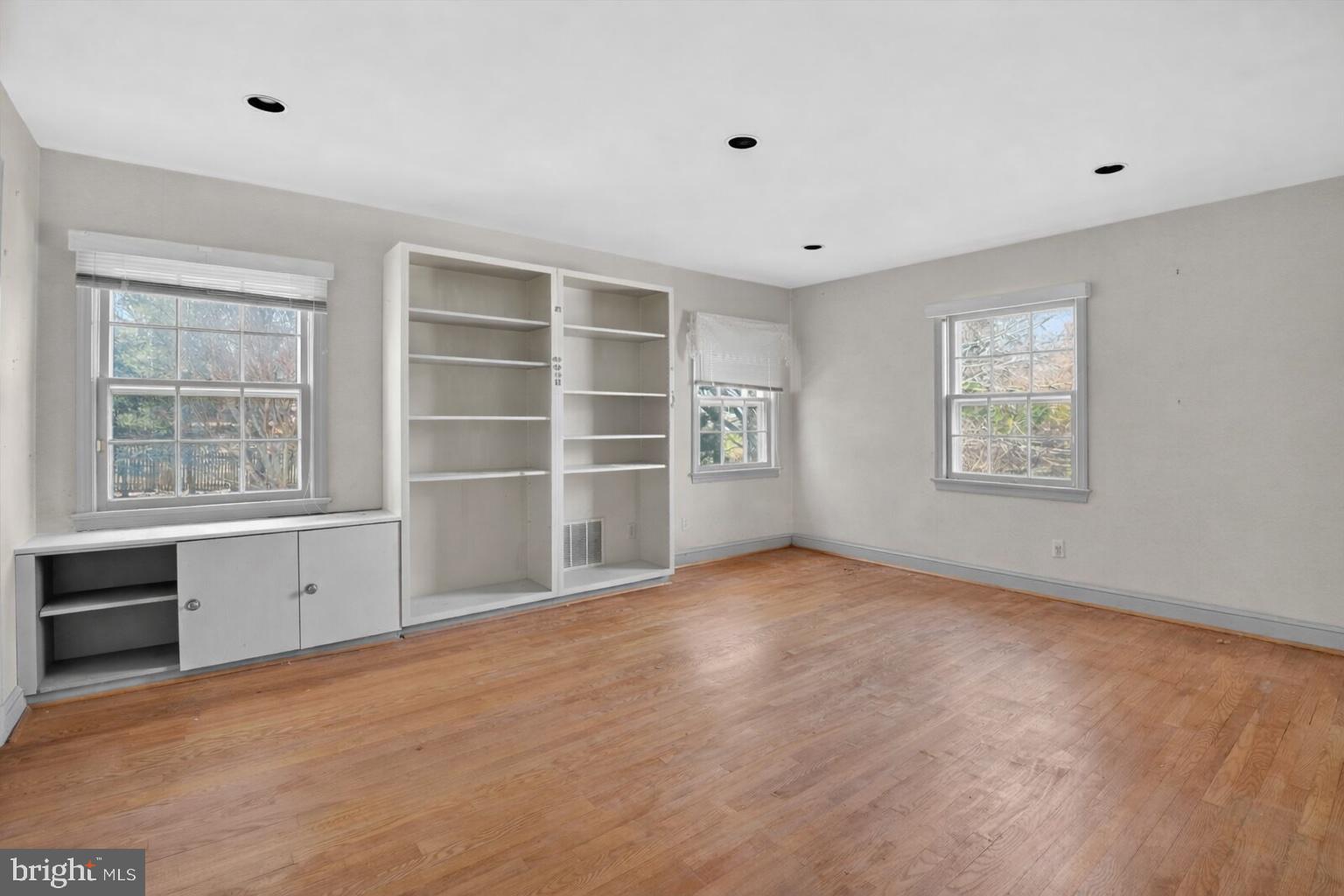 10816 Fox Hunt Lane Potomac, MD 20854 - Photo 13 of 26 Bedroom